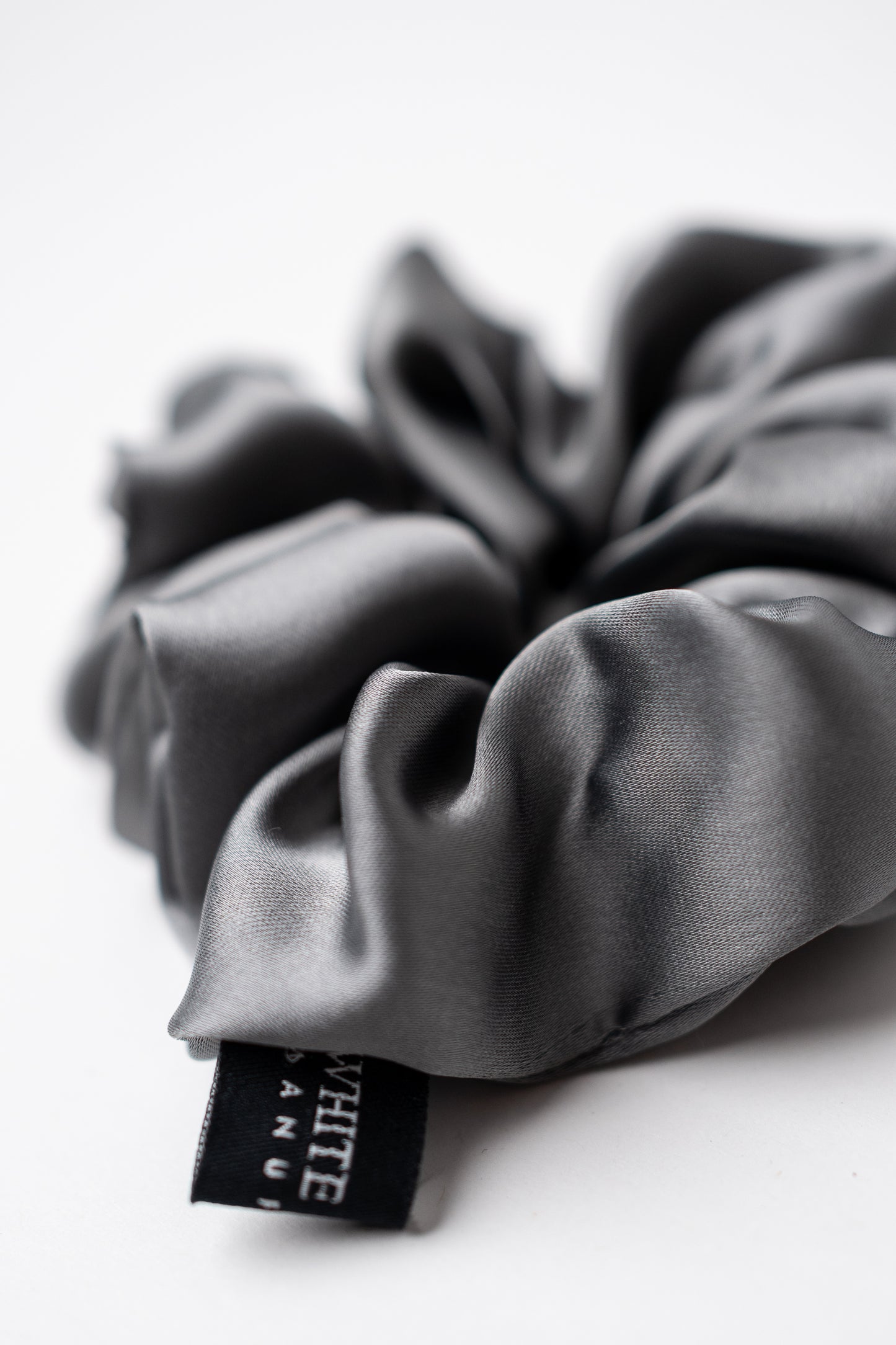 Satin Scrunchie - Soft Edition - Anthrazit